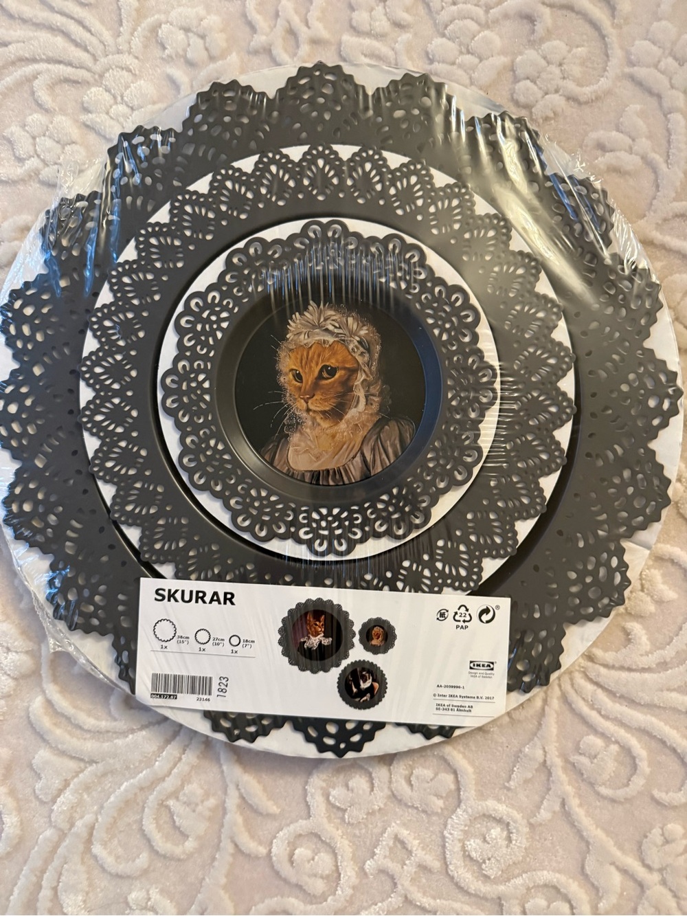 RARE Discontinued Victorian Cat IKEA SKURAR Wall Decor Plates 3pc Factory Sealed